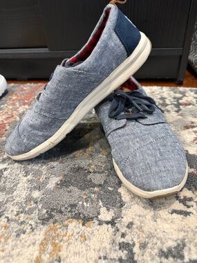 Toms Men's Blue Chambray Lace-Up Sneakers